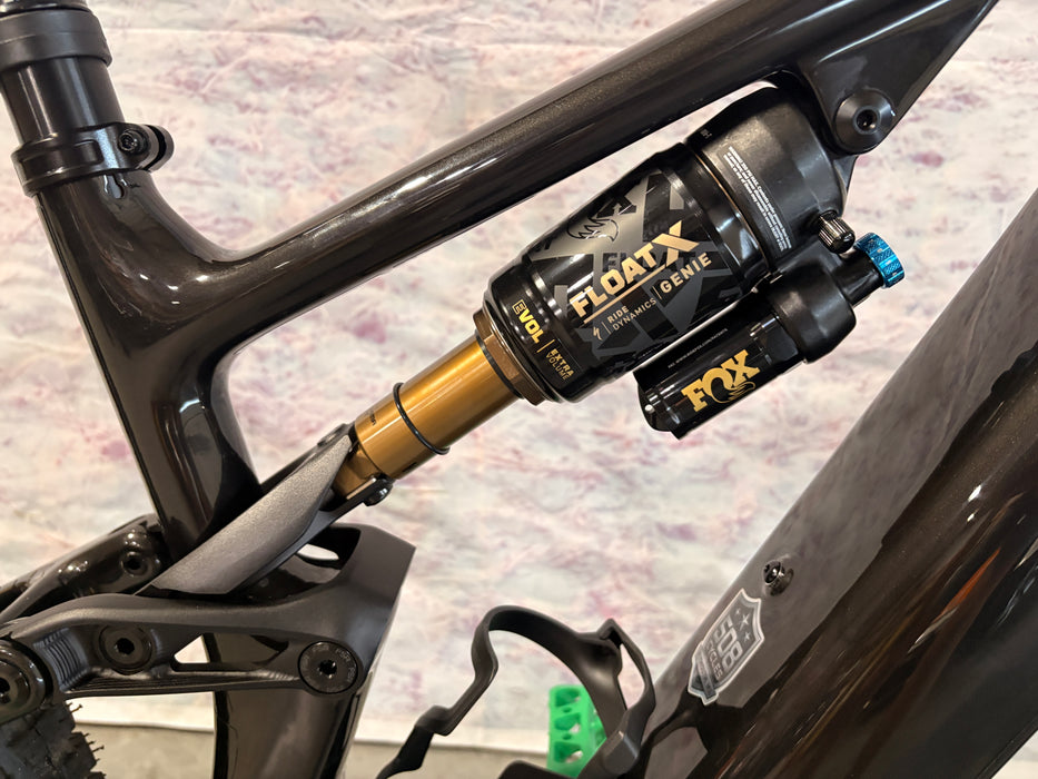 Specialized Turbo Levo 4 Pro Demo Gloss Metallic Obsidian / Burnt Gold Metallic S4