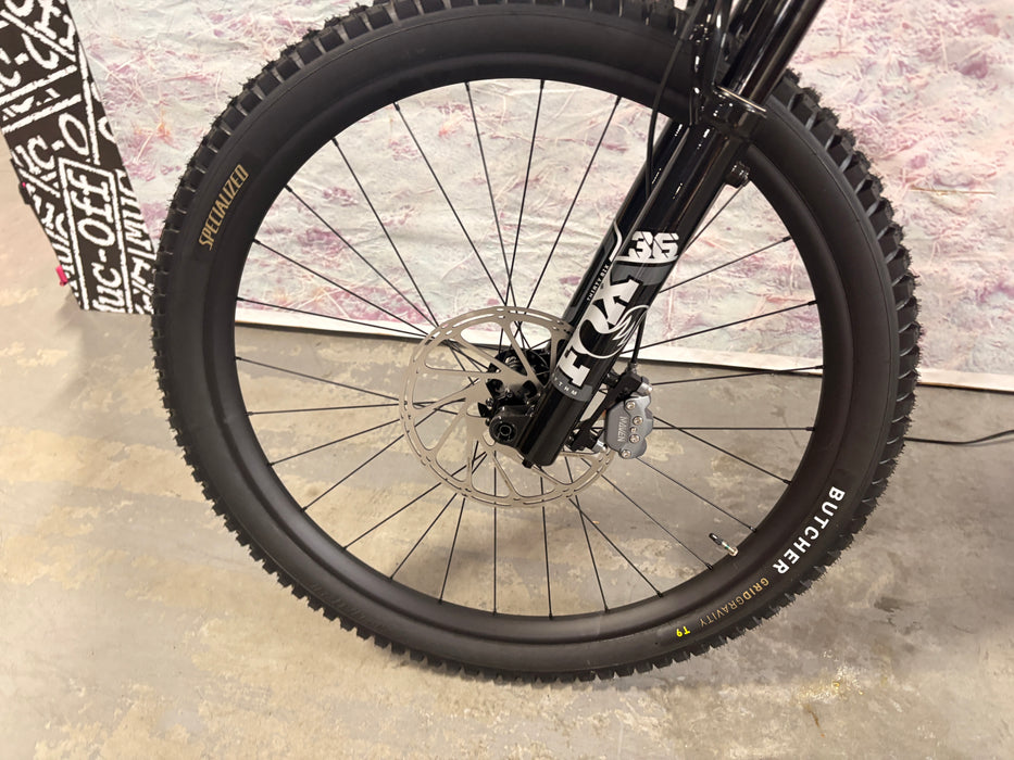 Specialized Turbo Levo 4 Comp Carbon Demo Gloss Orange Tint Over Silver Dust / Dark Navy S3
