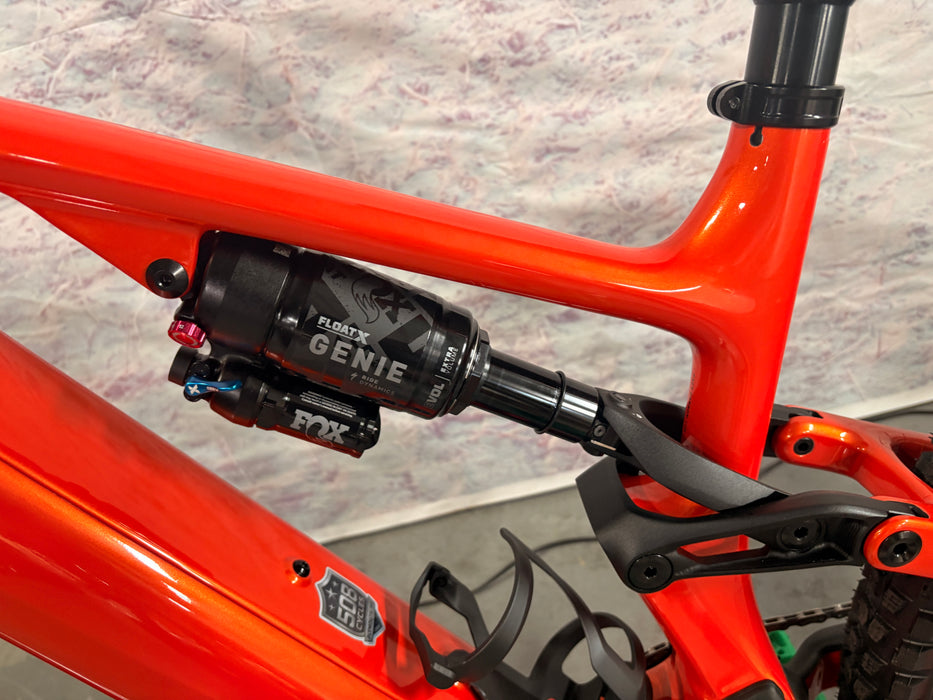 Specialized Turbo Levo 4 Comp Carbon Demo Gloss Orange Tint Over Silver Dust / Dark Navy S3