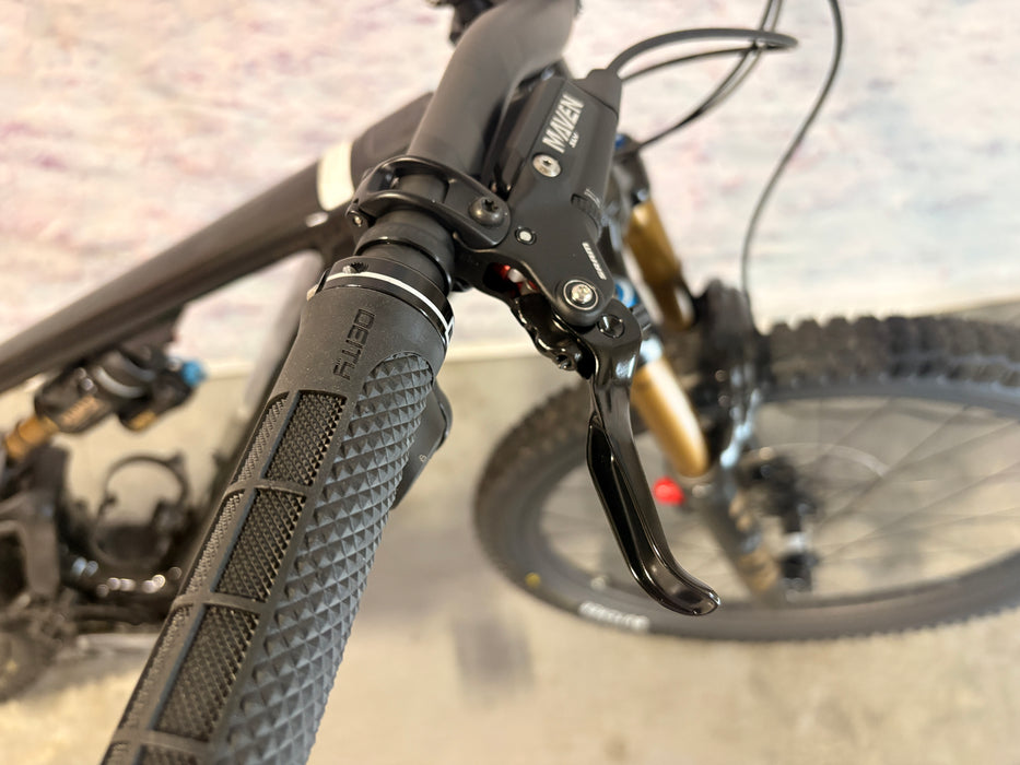 Specialized Turbo Levo 4 Pro Demo Gloss Metallic Obsidian / Burnt Gold Metallic S4