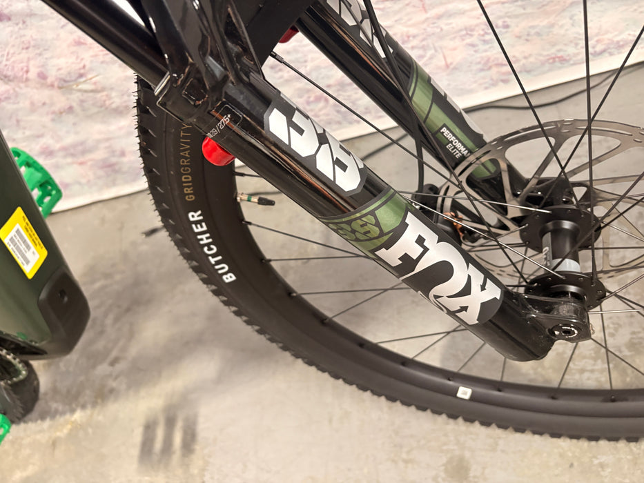 Specialized Turbo Levo 4 Expert Demo Gloss Cypress Metallic / Silver Dust S4
