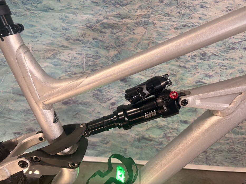 Specialized STATUS 2 140 ZERO Demo
