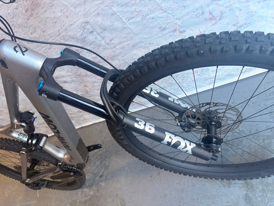 Amflow PL Carbon Demo