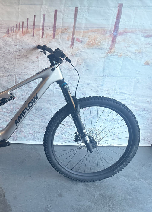 Amflow PL Carbon Demo