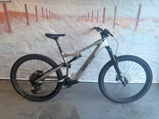 Amflow PL Carbon Demo
