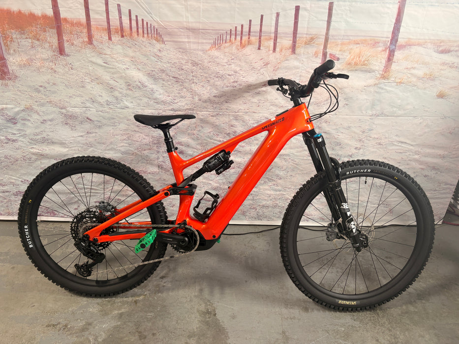 Specialized Turbo Levo 4 Comp Carbon Demo Gloss Orange Tint Over Silver Dust / Dark Navy S3