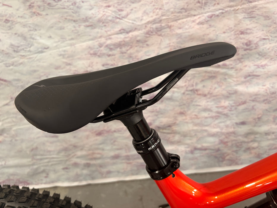 Specialized Turbo Levo 4 Comp Carbon Demo Gloss Orange Tint Over Silver Dust / Dark Navy S3