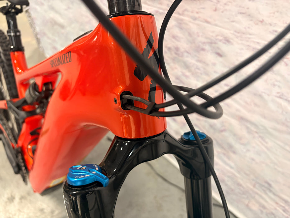 Specialized Turbo Levo 4 Comp Carbon Demo Gloss Orange Tint Over Silver Dust / Dark Navy S4