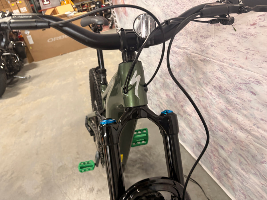 Specialized Turbo Levo 4 Expert Demo Gloss Cypress Metallic / Silver Dust S3